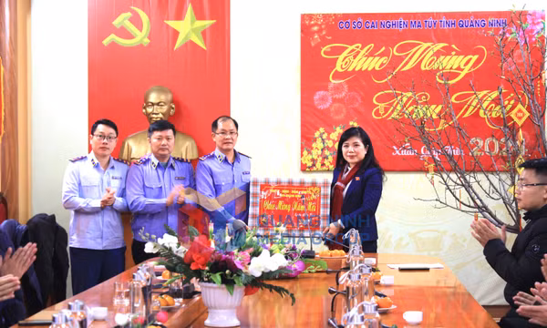 Đoàn Đại biểu Quốc hội tỉnh thăm, tặng quà Tết Giáp Thìn, tháng 1-2024