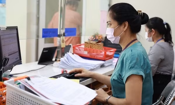 Công chức chuyển vị trí công tác có được hưởng phụ cấp công vụ?