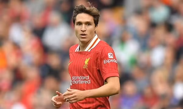 Chiesa tìm đường rời Liverpool chỉ sau 5 tháng