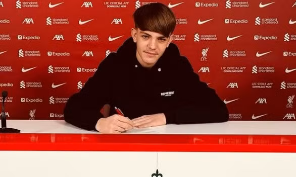 Liverpool chiêu mộ thành công thần đồng Lucas Clarke từ Man City