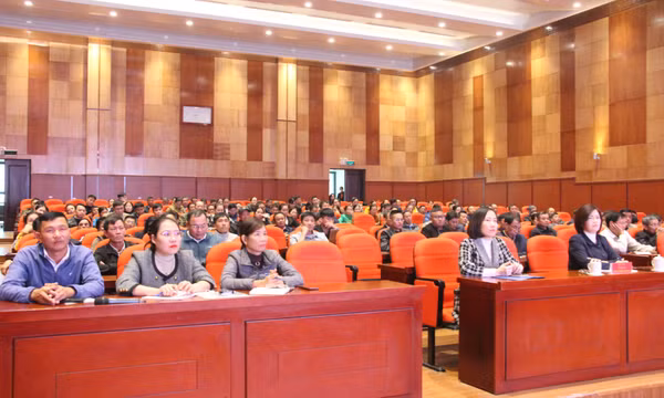 Quảng Yên: Cập nhật kiến thức mới cho 179 trưởng thôn, khu phố 