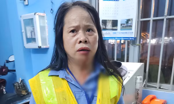 Nữ nhân viên gác chắn tàu bị đánh gãy xương mũi khi đang làm nhiệm vụ
