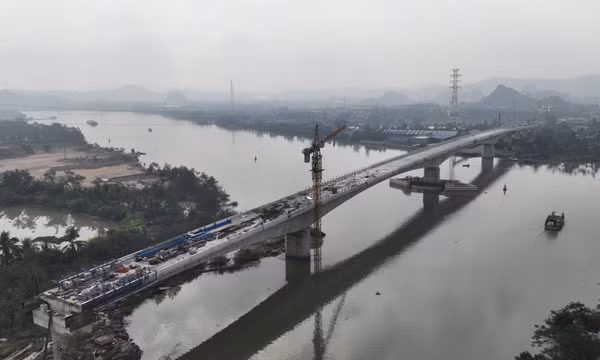 Thông tuyến cầu Lại Xuân trước Tết Nguyên đán