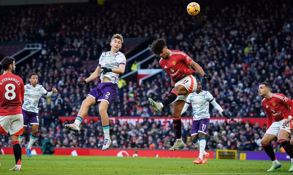 Man Utd thảm bại ở Ngoại hạng Anh