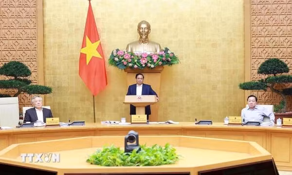 Thủ tướng: Tháo gỡ điểm nghẽn để đạt mục tiêu tăng trưởng 2 con số