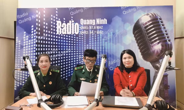 Hát mãi khúc quân hành