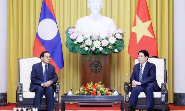 Việt Nam luôn dành ưu tiên cao nhất cho mối quan hệ đoàn kết đặc biệt Việt-Lào