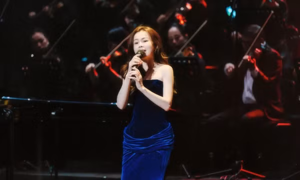 Hành trình gắn bó nhạc Pháp của ca sĩ Thùy Dung