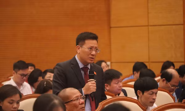 Thảo luận tại hội trường về nhiệm vụ, giải pháp phát triển KT-XH