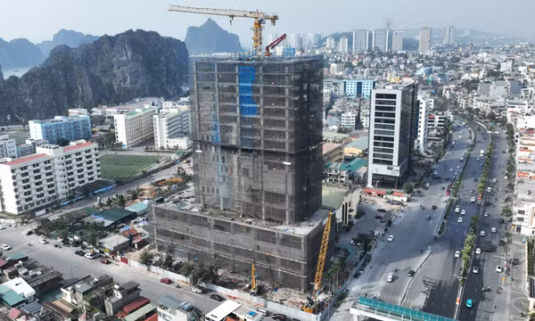 Cất nóc, hoàn thành kết cấu chính trụ sở Trung tâm Truyền thông tỉnh