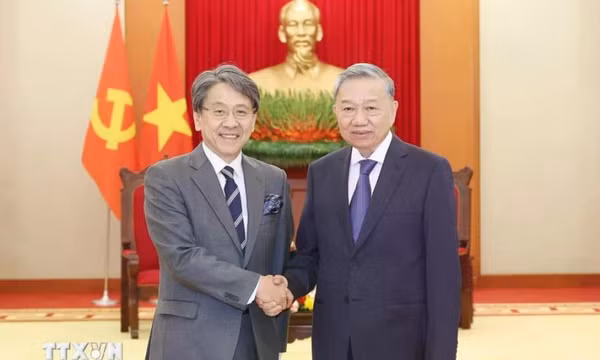 Tổng Bí thư tiếp Chủ tịch Hội đồng quản trị Ngân hàng hợp tác quốc tế Nhật Bản
