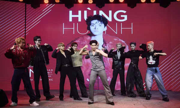 'Ăn theo' Anh trai say hi, Hùng Huỳnh cũng ra MV