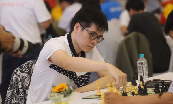 Vượt qua Lê Quang Liêm, Lê Tuấn Minh vô địch Giải cờ vua KPNest