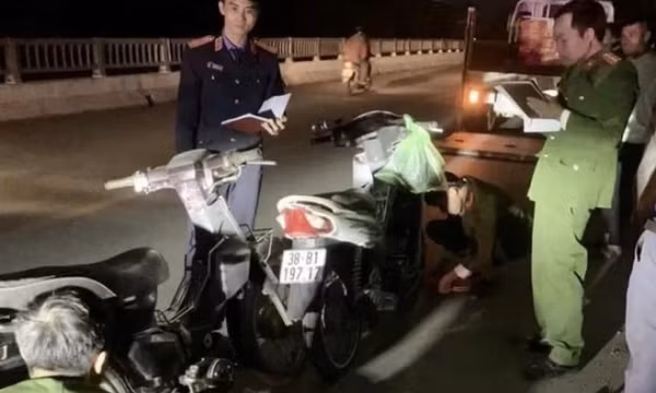 Dừng xe trên cầu để nôn ói khiến người khác gặp tai nạn tử vong
