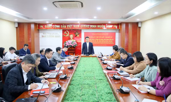 Chi bộ Ban Tuyên giáo Tỉnh ủy sinh hoạt chuyên đề “Chi bộ 35”