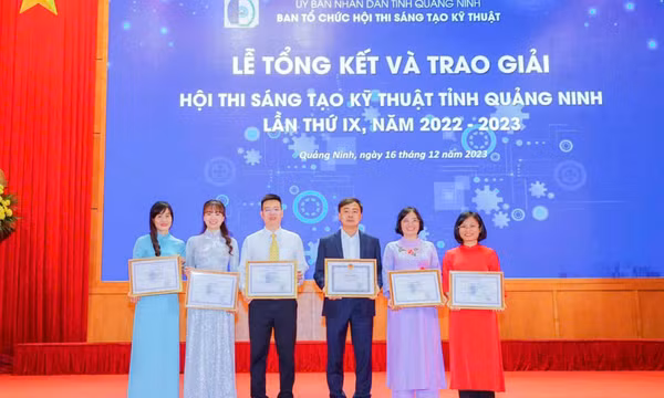 Cô giáo trẻ truyền lửa đam mê học tiếng Anh