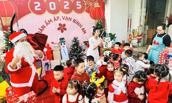 Không khí Giáng sinh lung linh, tràn ngập khắp mọi nơi