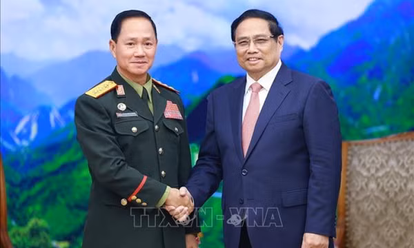Thủ tướng Phạm Minh Chính tiếp Bộ trưởng Bộ Quốc phòng Lào