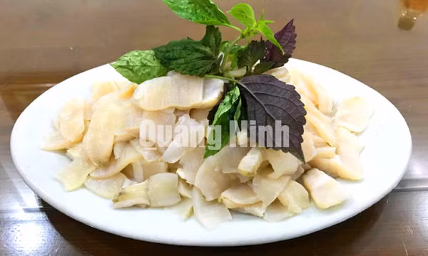 Gỏi cơ trai Cô Tô