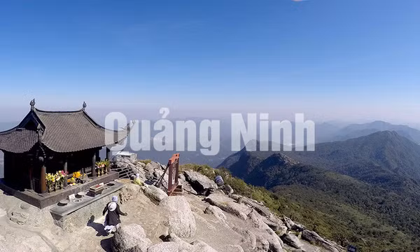 Non thiêng Yên Tử