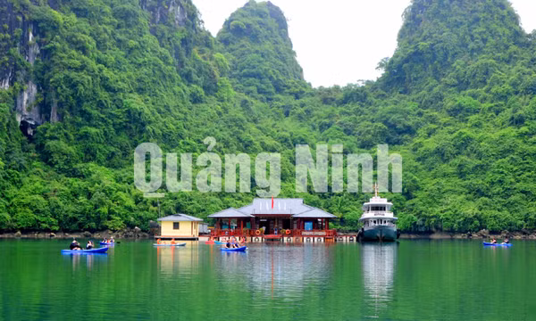 Trung tâm Văn hoá nổi Cửa Vạn