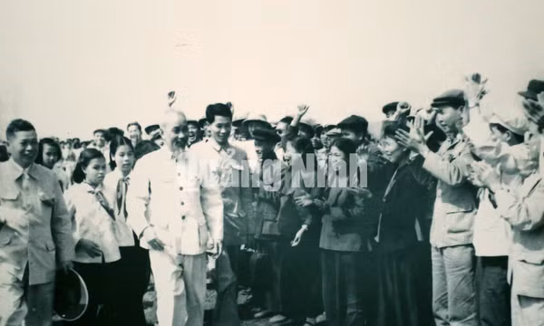Những hình ảnh của Chủ tịch Hồ Chí Minh với Quảng Ninh