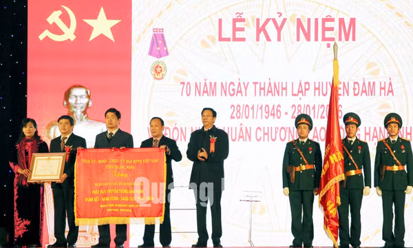 Đầm Hà kỷ niệm Ngày thành lập huyện và đón nhận Huân chương Lao động hạng Nhất, tháng 2-2016
