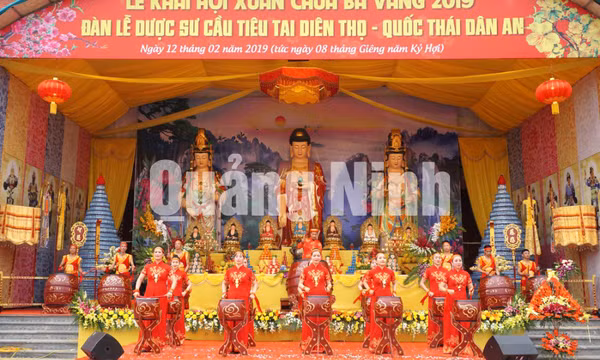 Hội xuân chùa Ba Vàng