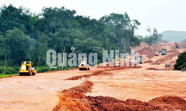 Xây dựng khu kinh tế Vân Đồn