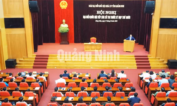 Đồng chí Phạm Minh Chính tiếp xúc cử tri thị xã Đông Triều, tháng 10-2020