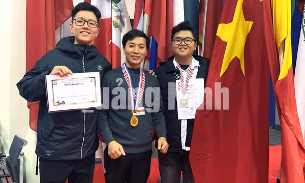 2 học sinh Quảng Ninh đoạt huy chương bạc Cuộc thi phát minh sáng chế quốc tế lần thứ 44, tháng 11-2019