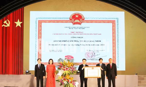 TP Cẩm Phả đón nhận quyết định hoàn thành nhiệm vụ xây dựng nông thôn mới, tháng 6-2019