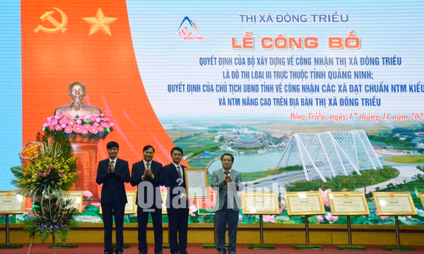 TX Đông Triều đón nhận quyết định công nhận đô thị loại III, tháng 11-2020