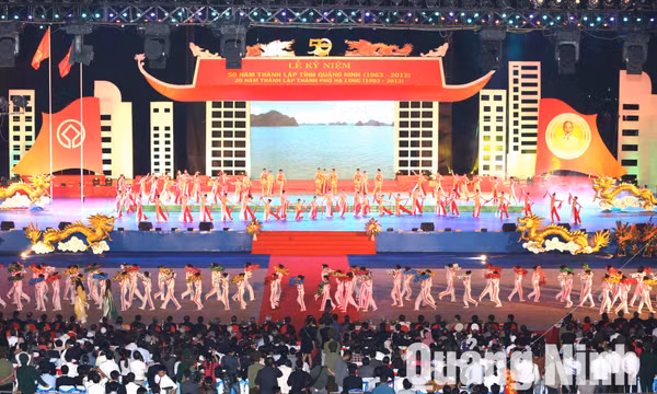 Lễ kỷ niệm 50 năm thành lập tỉnh Quảng Ninh, tháng 10-2013