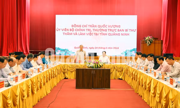 Thường trực Ban Bí thư Trần Quốc Vượng làm việc với tỉnh Quảng Ninh, tháng 4-2019
