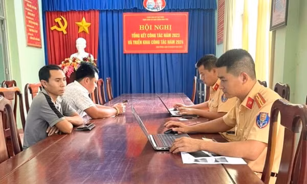 Xử phạt tài xế lao xe tải 93R 008.73 vào ô tô đi ngược chiều ở Bình Phước