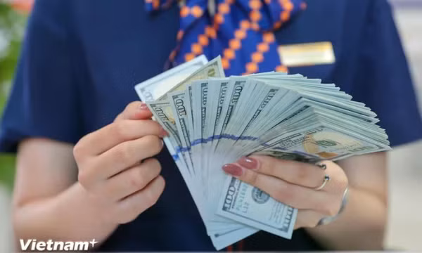 Giá USD ngân hàng đồng loạt tăng mạnh 100 đồng, vượt mốc 25.000 đồng