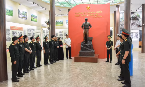 Đoàn đại biểu Hội CCB Khối các cơ quan tỉnh thăm các địa chỉ đỏ tại Thái Nguyên, Tuyên Quang