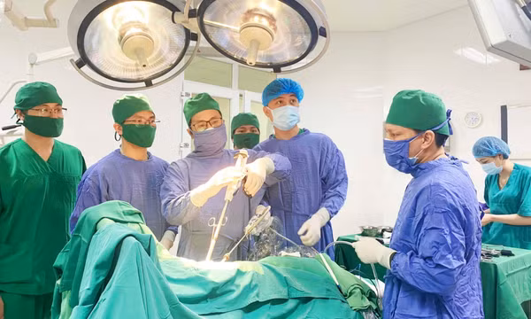 An toàn, hiệu quả trong phẫu thuật nội soi lồng ngực