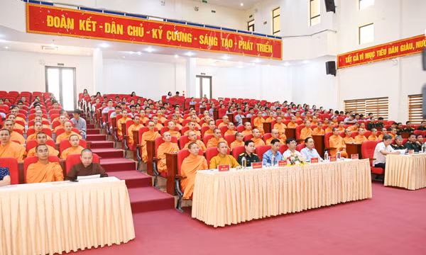 Phổ biến kiến thức quốc phòng, an ninh cho đối tượng tăng, ni, phật tử trên địa bàn TP Uông Bí