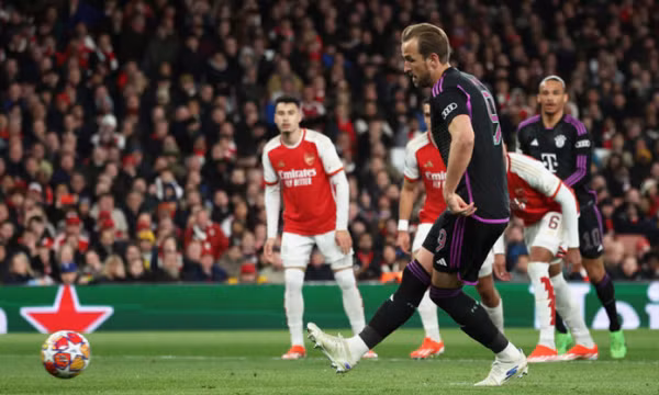 Arsenal hòa Bayern ở lượt đi tứ kết Champions League