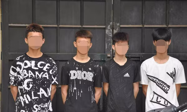 Bắt 4 thanh niên cướp xe máy lúc nửa đêm ở Hải Dương