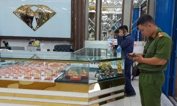 Tạm giữ nhiều vàng, trang sức không rõ nguồn gốc xuất xứ