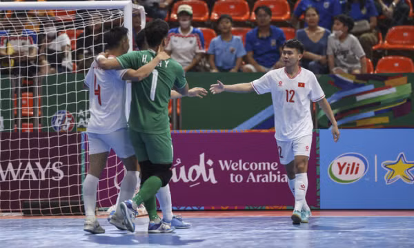 Việt Nam vào tứ kết futsal châu Á 2024 dù thua Thái Lan