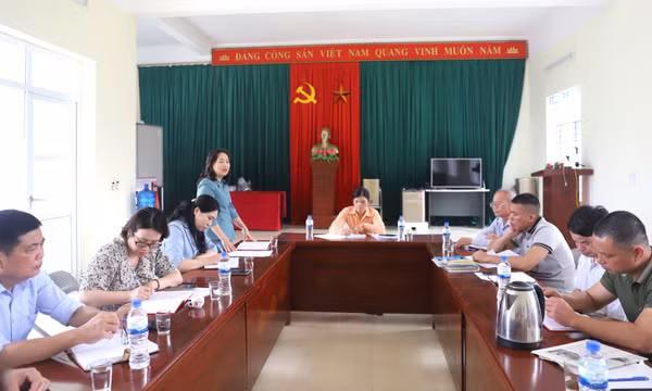 Phó Chủ tịch Thường trực HĐND tỉnh dự sinh hoạt chi bộ thôn Đồng Long, xã Đồng Tâm, Bình Liêu