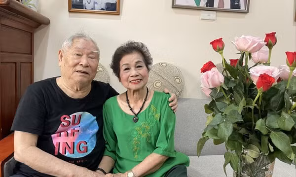 Chuyện của cặp đôi văn công Điện Biên 