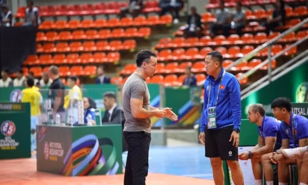 Thắng chật vật Trung Quốc, HLV tuyển futsal Việt Nam thừa nhận điểm yếu