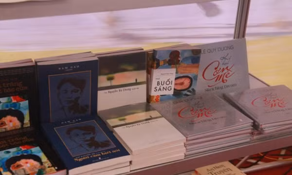Đằng sau những cuốn sách dán nhãn “best seller”