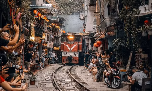 Phố đường tàu Hà Nội và loạt điểm đến từ chối nhiều du khách