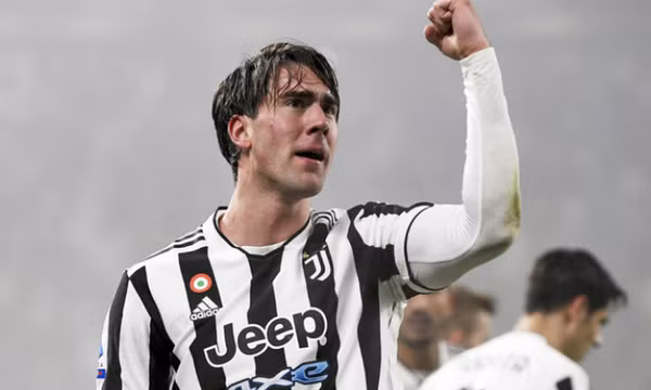 Juve ra giá bán Vlahovic cho Arsenal